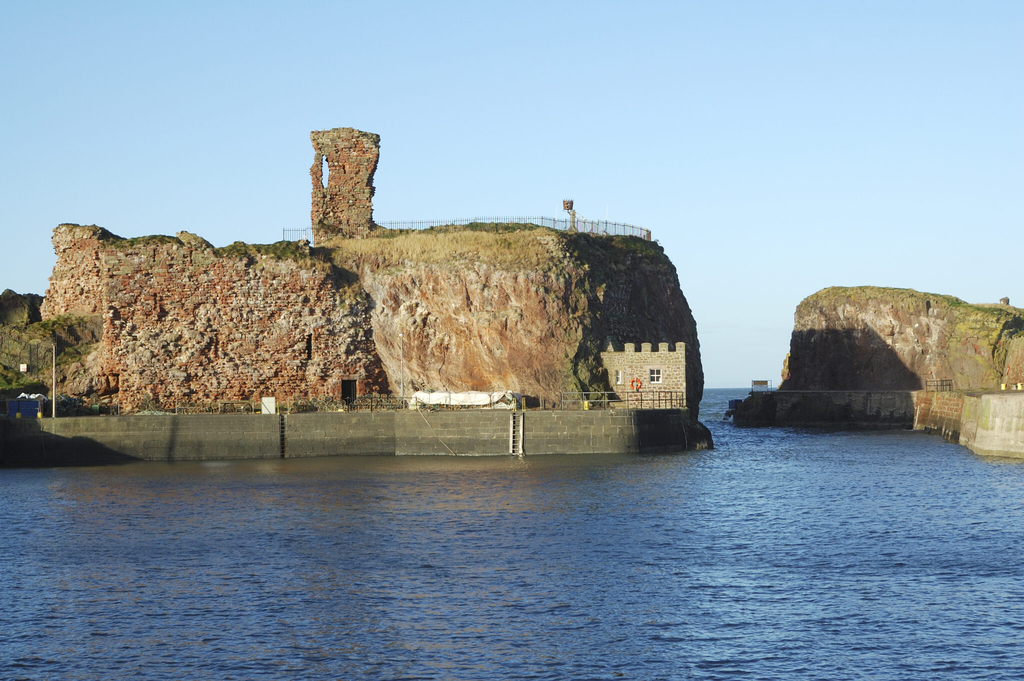 Dunbar Castle – Seaside Cottage